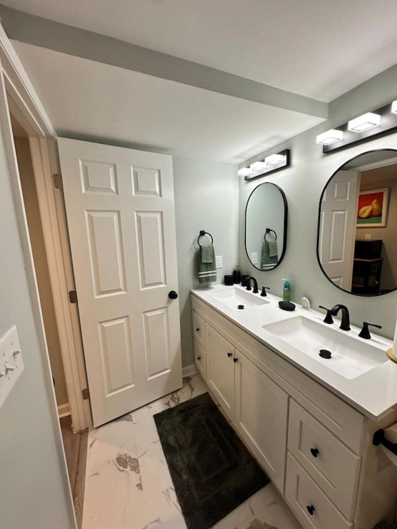 Serenity Haven - Modern Retreat Apartment Charlotte