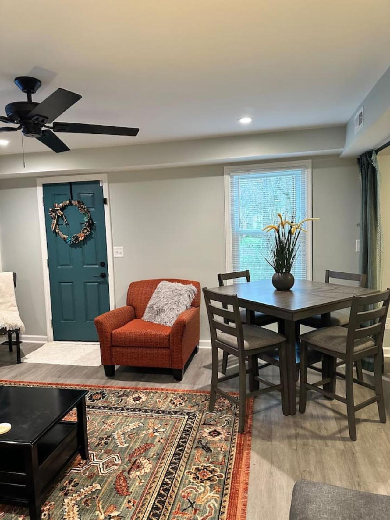 Serenity Haven - Modern Retreat Charlotte